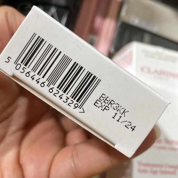 Charlotte tilbury primer with spf - Picture 2 of 3